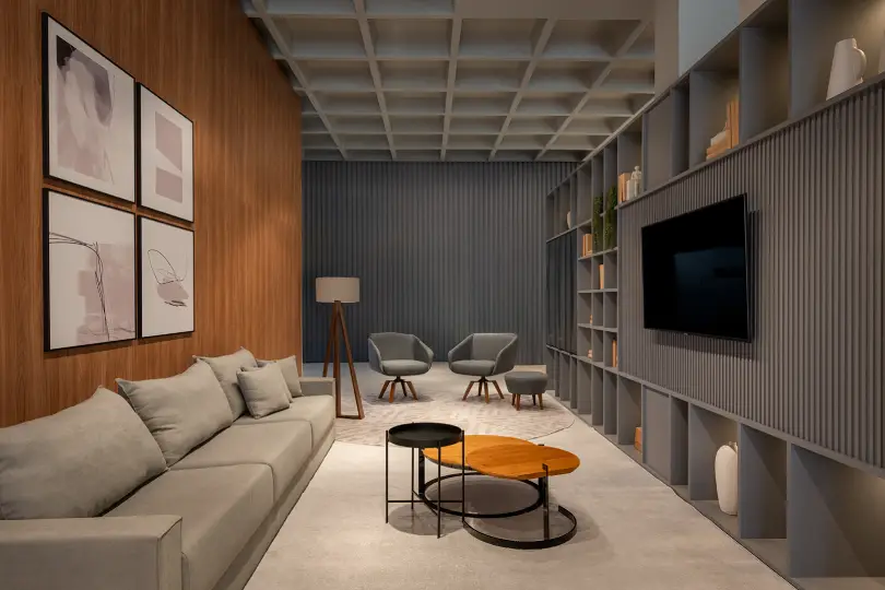 Sala de estar planejada (living) com estante de tv integrada, sofá cinza e plantas, fotografia realista